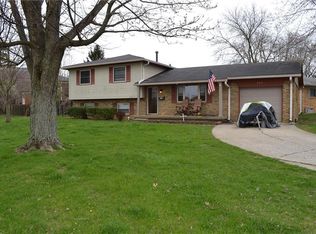 1 Whitewood Ct, Beech Grove, IN 46107