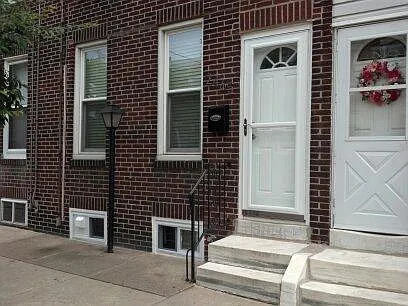 2465 Memphis St — Photo 2