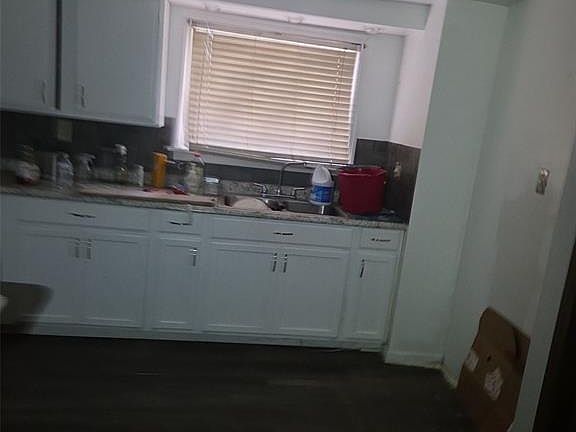 5th image of 3217 Geitz Ave