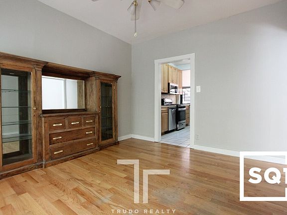 4th image of 3518 N Broadway St #3528-1W