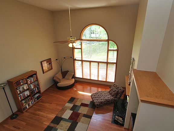 2nd image of 411 Alderwood Ct