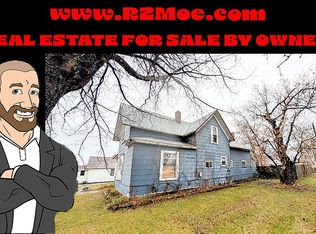110 N 3rd St, Drayton, ND 58225
