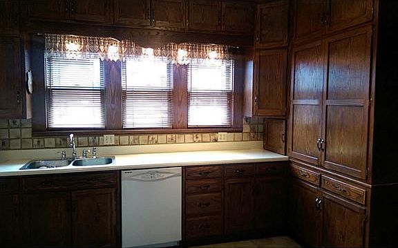 3rd image of 417 Fernwood Ave