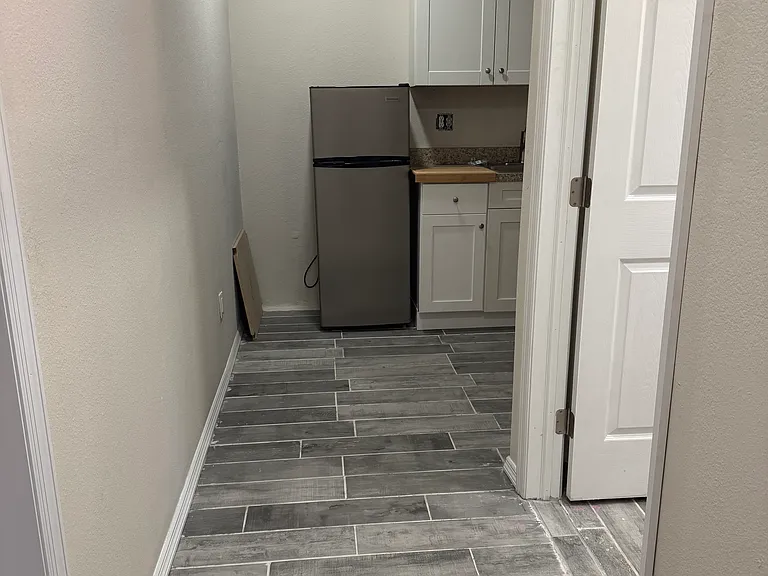 Meadowbreeze Dr — Photo 10