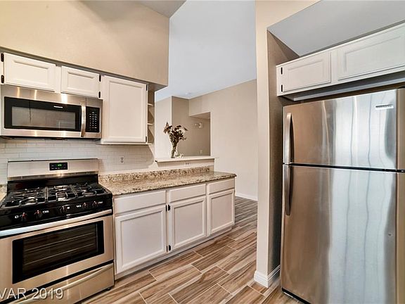 5th image of 4825 Cedar Lawn Way