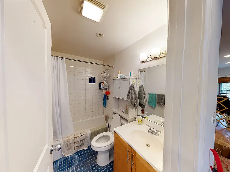 106 Hammond St #3A — Photo 8