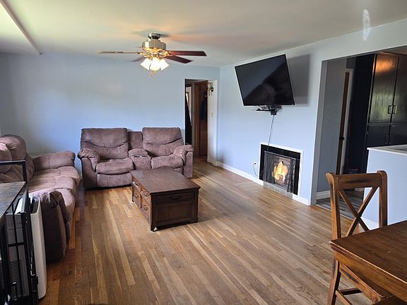 4th image of 2651 El Rancho Rd