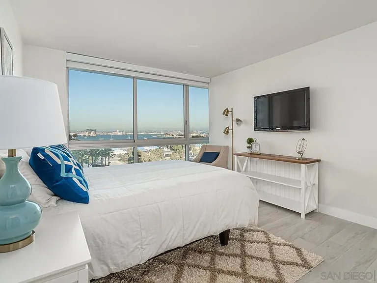 1830 Avenida Del Mundo #811 — Photo 14