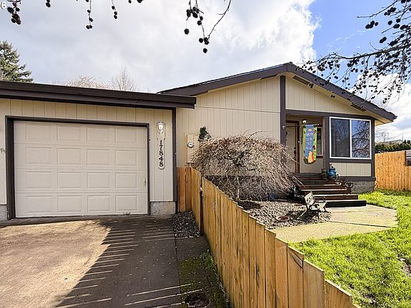 2nd image of 17848 Sue Ln