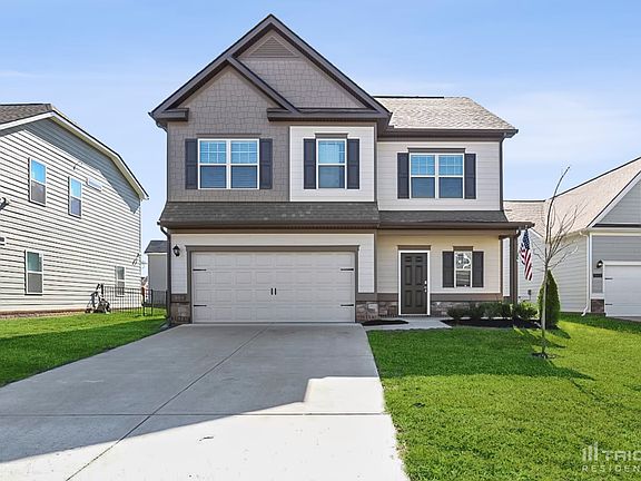2nd image of 304 Petunia Dr