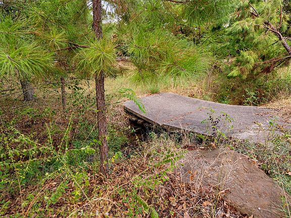 5th image of 182 County Line Rd E