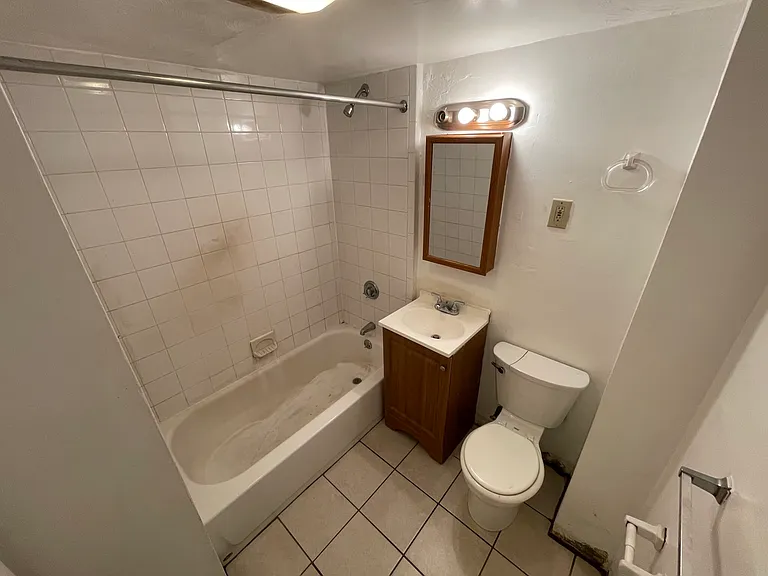 503 Beacon St #A — Photo 3