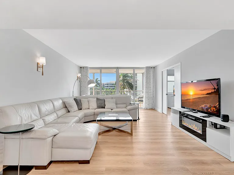1 Harbourside Dr #4502 — Photo 17