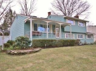 13 Barnett Rd, Lawrence Township, NJ 08648