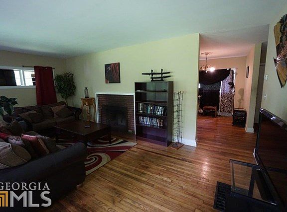 4th image of 2049 Rector Dr SW