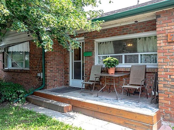 3rd image of 76 Teal Ave