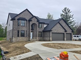 4189 Forsyth Dr, Troy, MI 48085