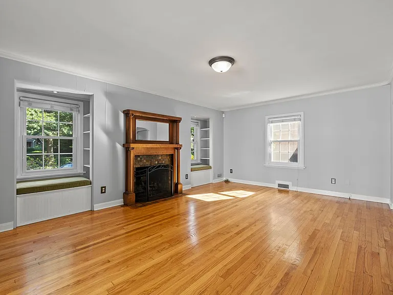 181 Amazon Pl — Photo 10
