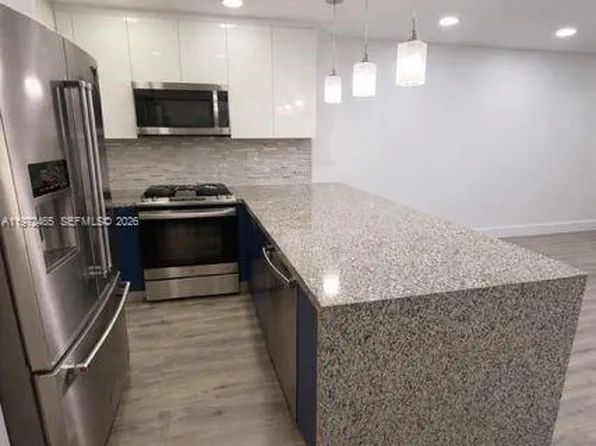 1555 W 44th Pl APT 247, Hialeah, FL 33012