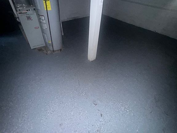 5th image of 15786 Mandalay Ave Unit 3