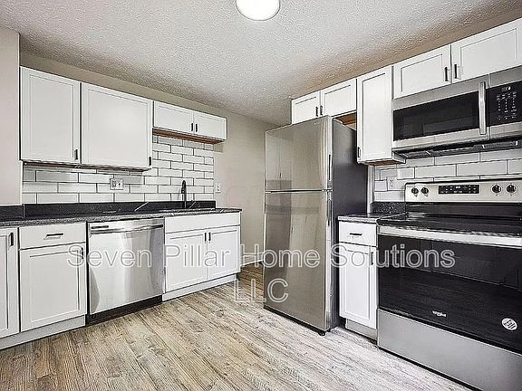 3rd image of 780 Gibbard Ave