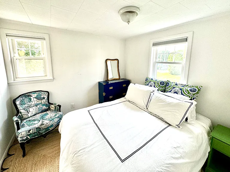 140 Renfrew Ave — Photo 11