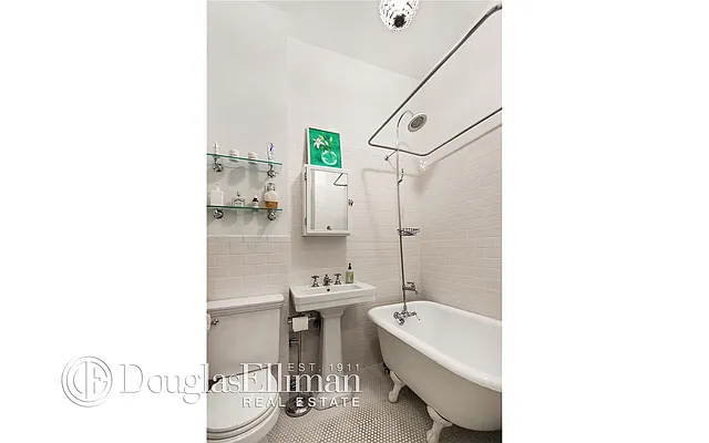 Sold by Douglas Elliman | media 16