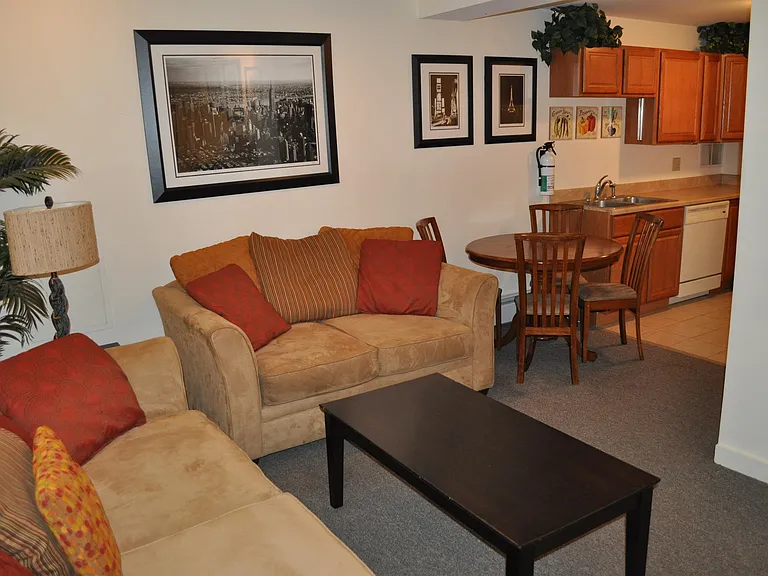 112 Highland Pl #1 — Photo 3