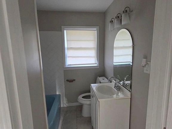 4th image of 136 Hillsdale Dr SE