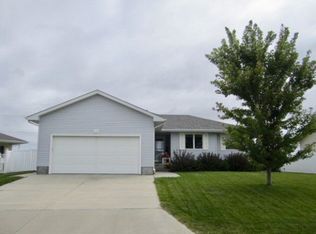 4109 Prairie Ridge Ln, Grand Island, NE 68803
