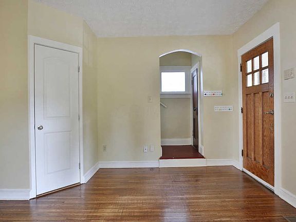 3rd image of 2419 Medary Ave