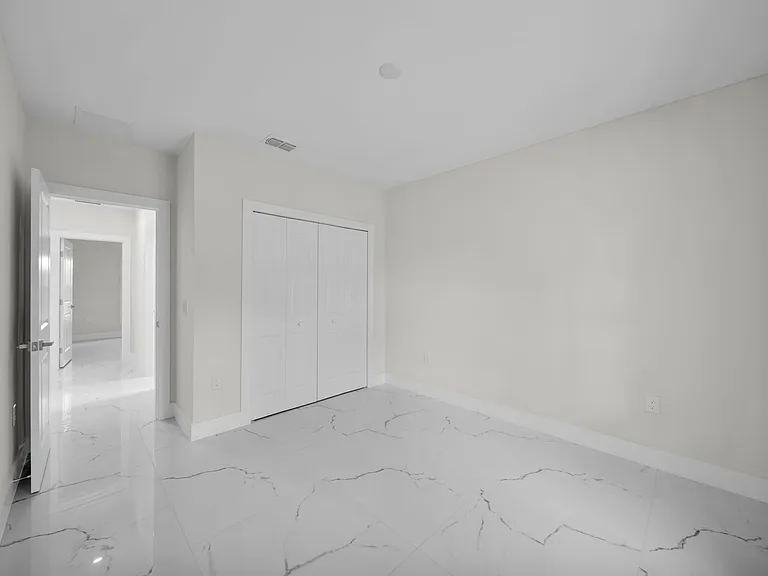 636 Ladd St — Photo 22