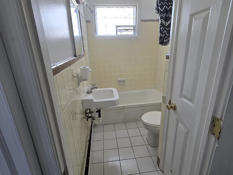 223 Ridley Ave #4 — Photo 4