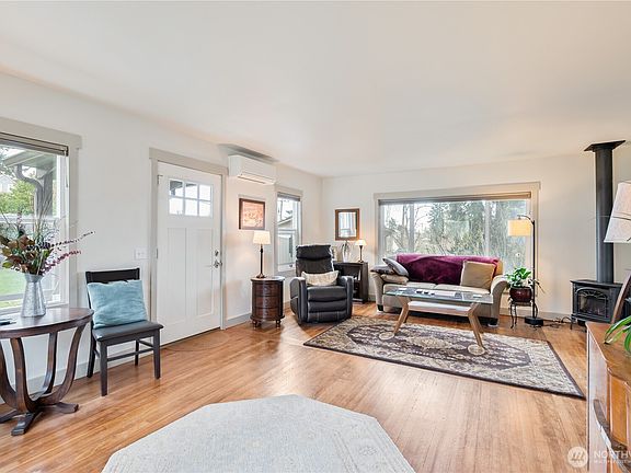 5th image of 3515 Columbia Heights Road