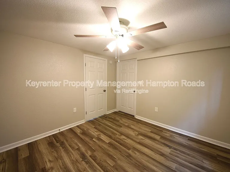 1303 Tallwood St #B — Photo 12