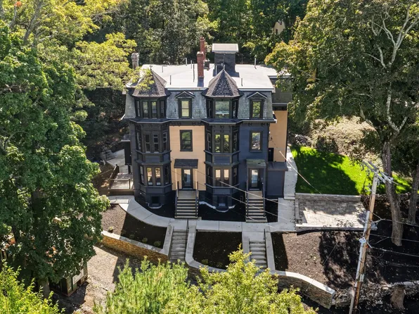 16-18 Yale Ter Unit 2, Jamaica Plain, MA 02130