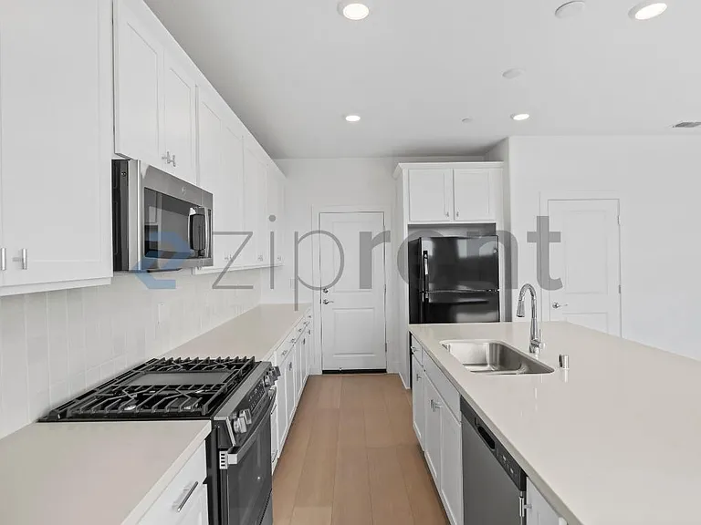 4638 Strandberg Ave — Photo 12