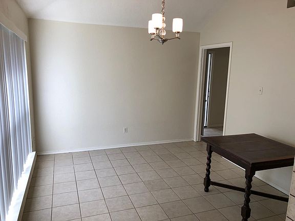 5th image of 1502 Gardenia Dr