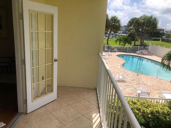 3rd image of 443 Pinellas Bayway S