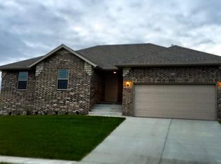 1209 W Paddlewheel Dr, Ozark, MO 65721