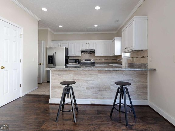 4th image of 317 W Oaks Trl