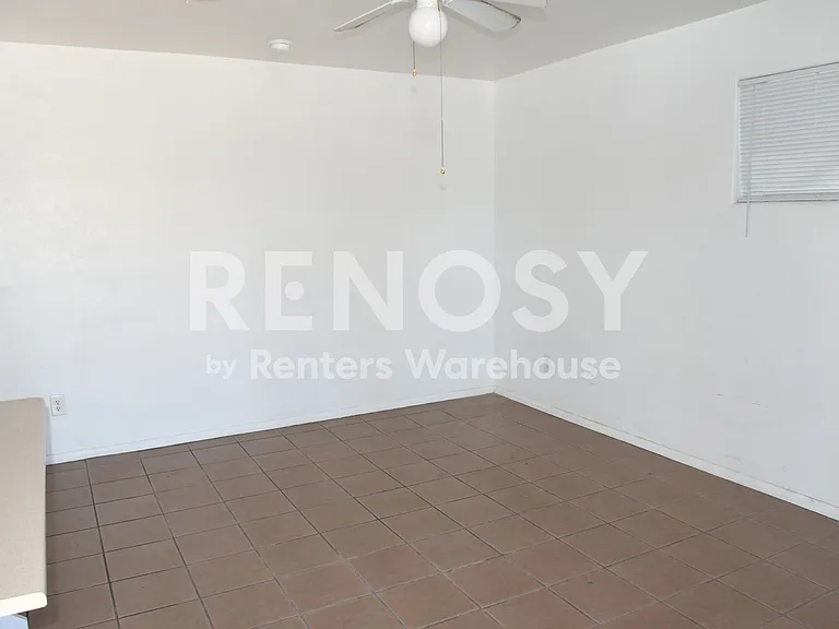 729 E Mission Ln #1 — Photo 39