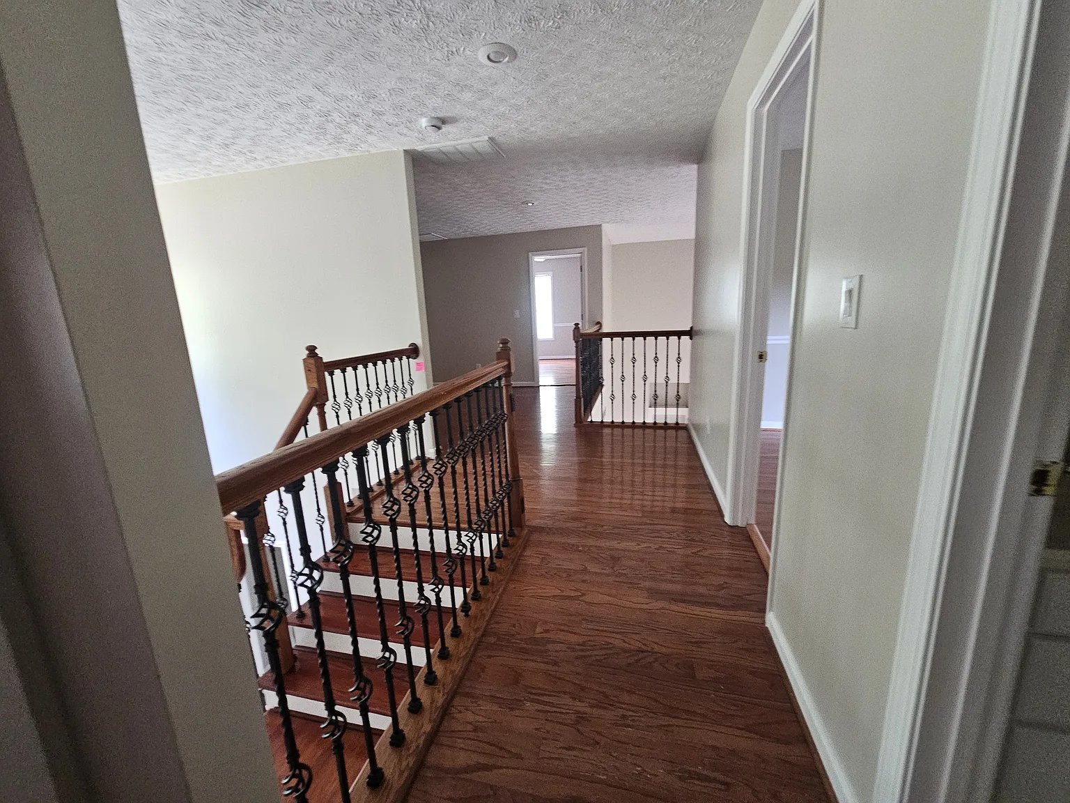4 bed, 2.5 bath, 2422 sqft, $2,599 — Photo 3