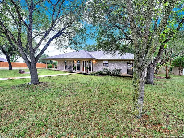 605 N & 630 N Graytown, St Hedwig, TX 78152