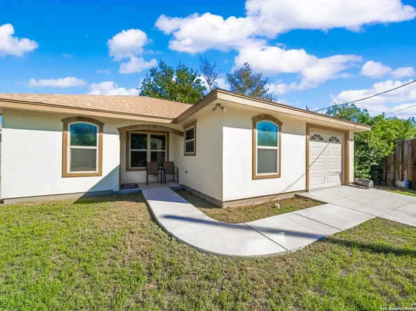 208 Childs St, Kerrville, TX 78025