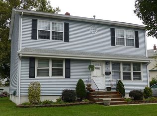 96 Green Tree Rd, Clifton, NJ 07013