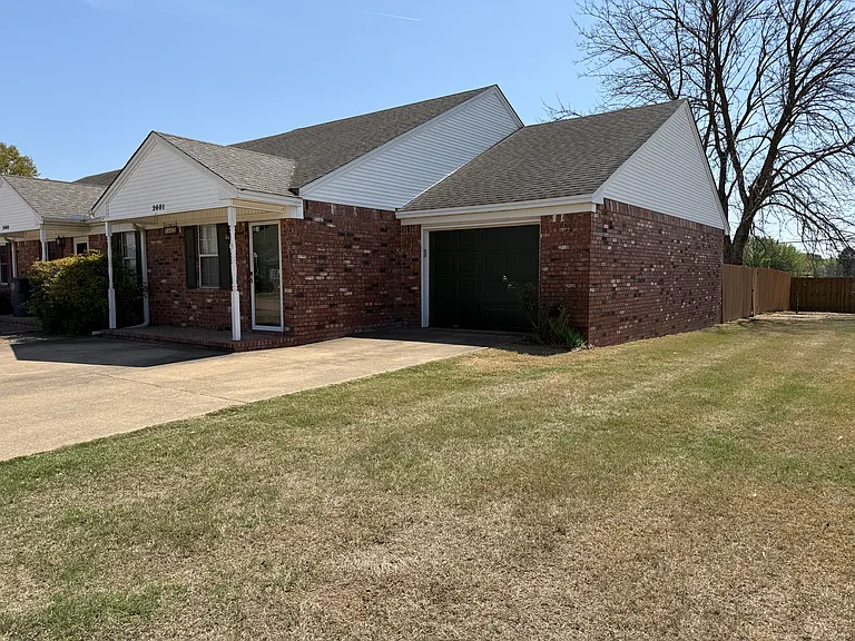 2601 Oak Meadow Pl — Photo 2