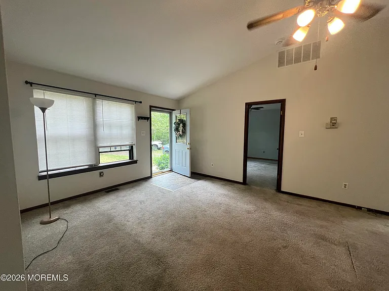 125 Lower Shore Rd — Photo 32