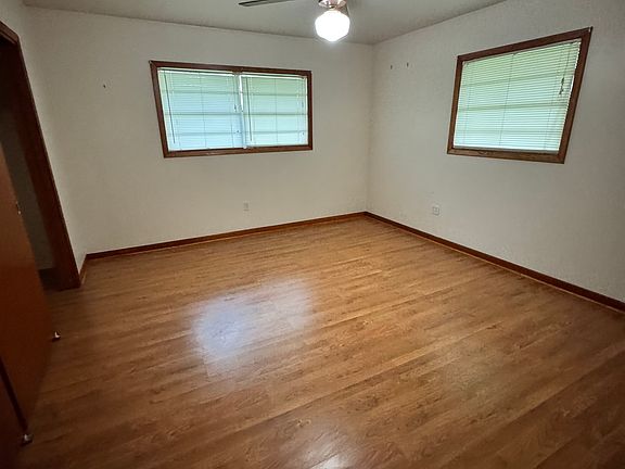 4th image of 304 E Gloria Switch Rd