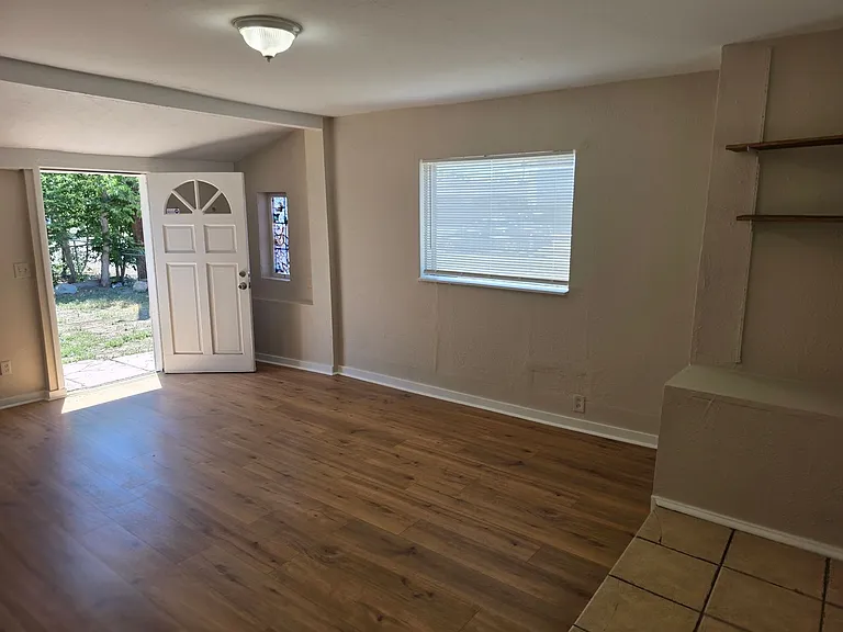 1547 W Byers Pl — Photo 8